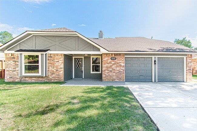 Building Photo - 15707 Amapola Dr