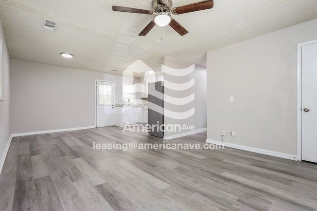 Photo - 4715 Avery St