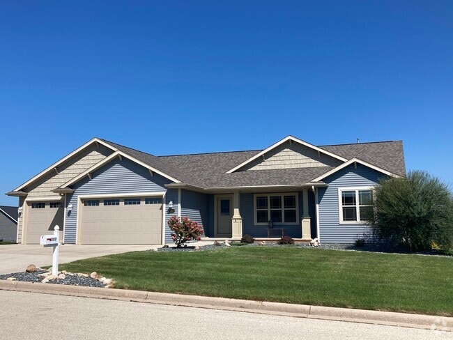 Building Photo - 207 Greenbrier Dr Rental