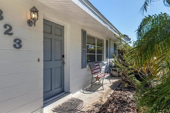 Photo - 2323 Doud St