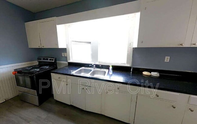 Photo - 453 Arlington Rd N