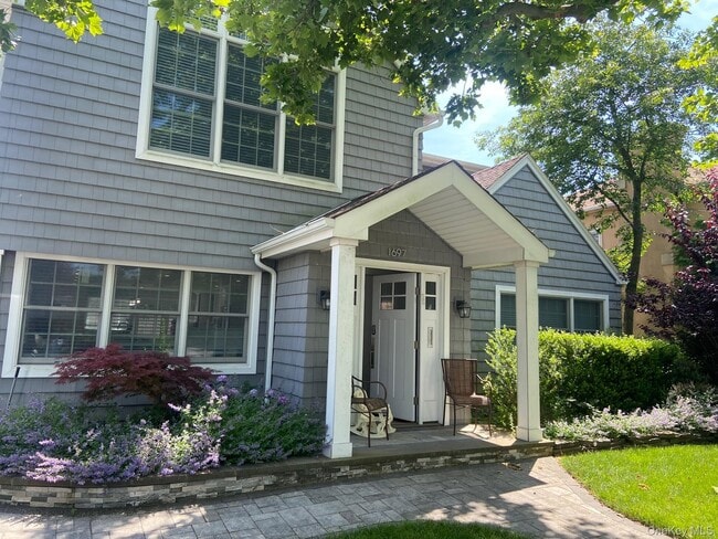 Building Photo - 1697 Bay Blvd Rental