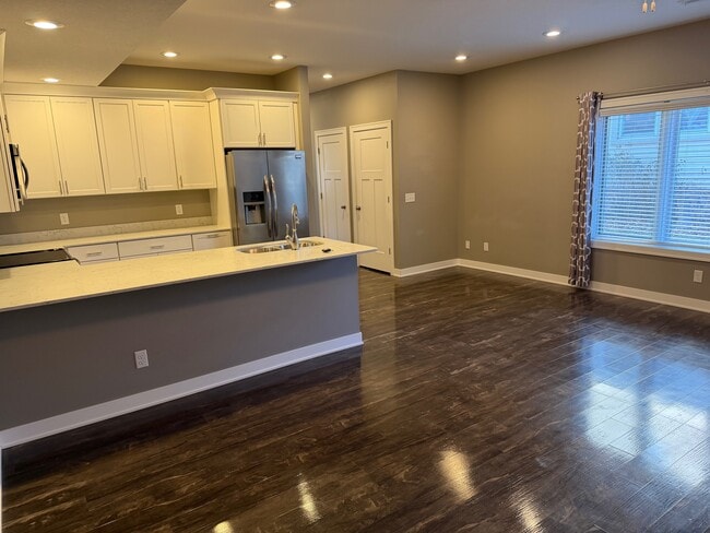 Photo - 502 E 3rd St