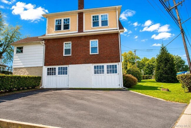 153 Wisner Ave Unit 157