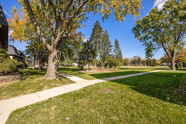 Photo - 11126 S 84th Ave Unit 11126