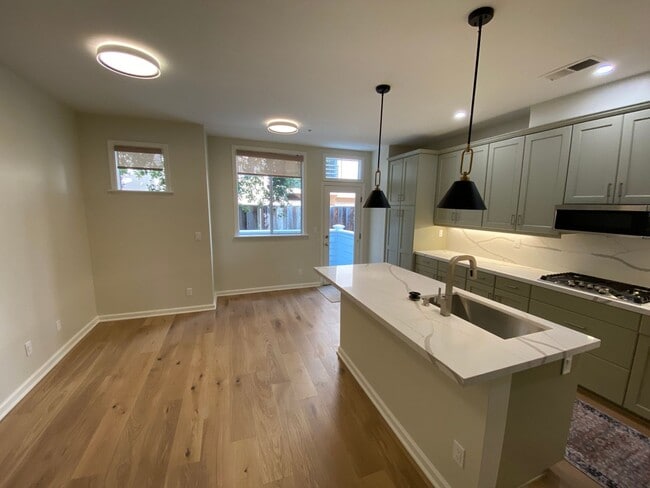 Photo - Beautiful, Spacious Condo in Excellent Location! Unit 10