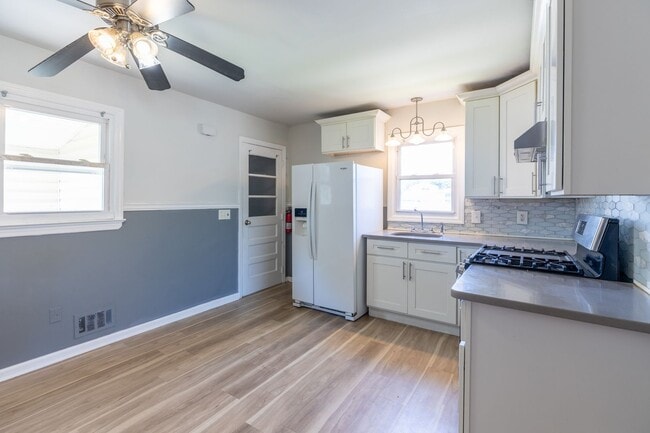 Photo - 4 bedrooms 1 bath