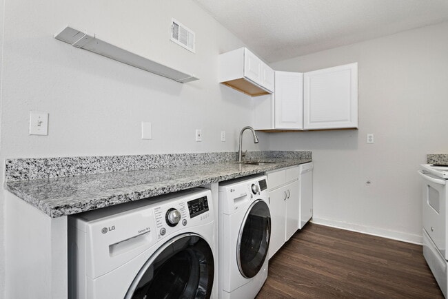 Photo - Belton Crossing