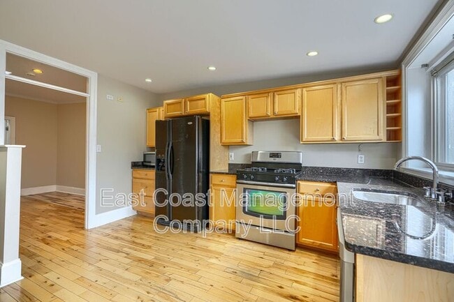 Photo - 3235 Eastern Ave Unit 2FL