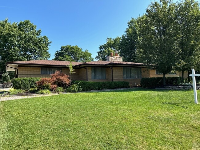 Building Photo - 2558 Avonhurst Dr Rental