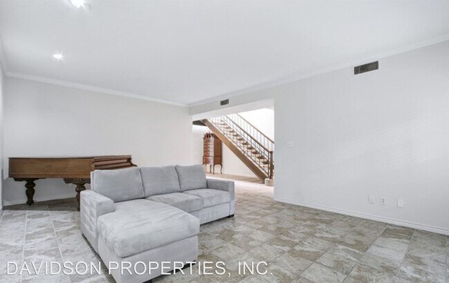 Photo - 3 br, 2.5 bath House - 7731 Broadway #F34