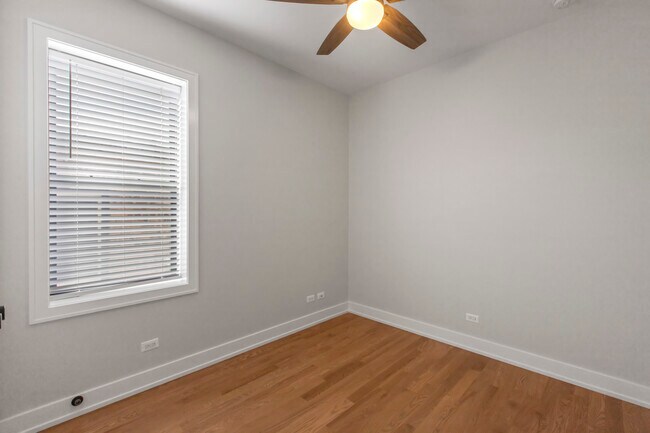 Photo - 3824 N Sheffield Ave