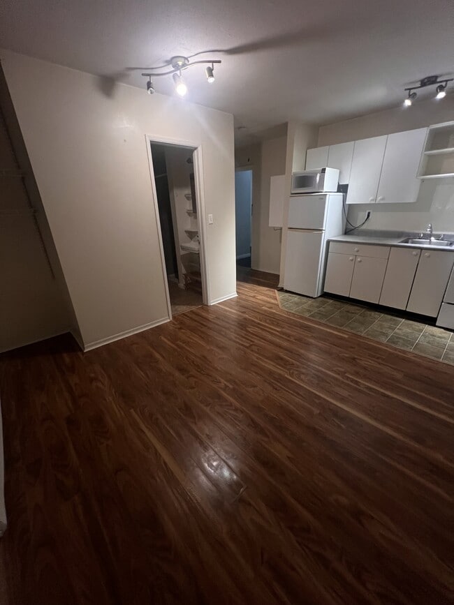 Photo - 423 Superior St