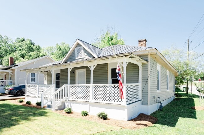 Photo - 732 Williams St