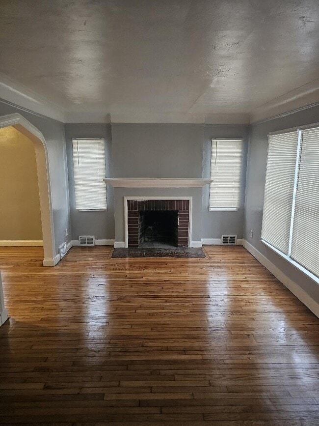 Photo - 9717 Balfour Rd