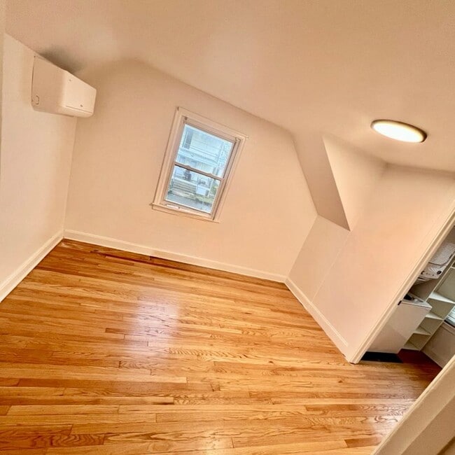 182 Norfolk Ave