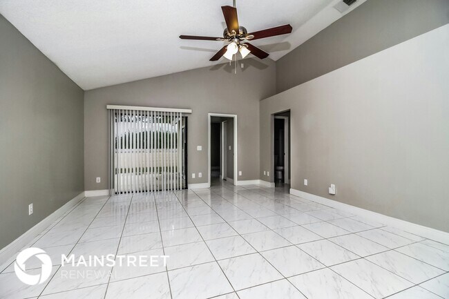 609 Conure St