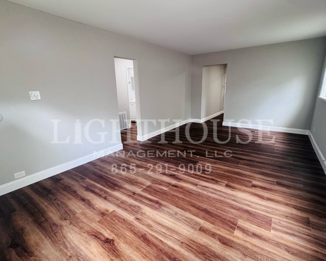 Photo - 627 Avenue A