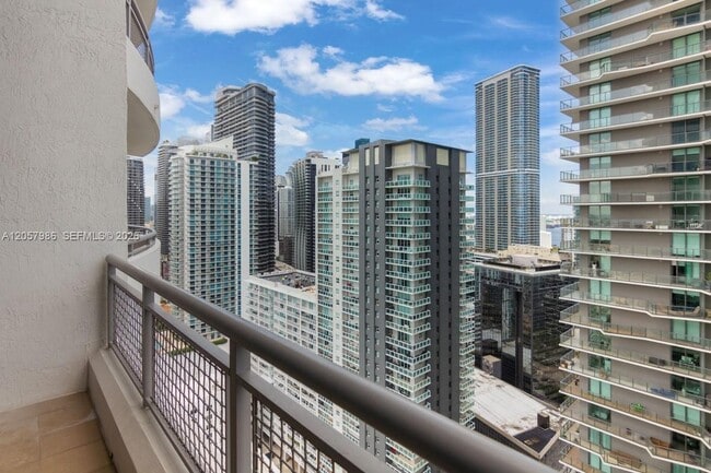 Photo - 60 SW 13th St Unidad 3022