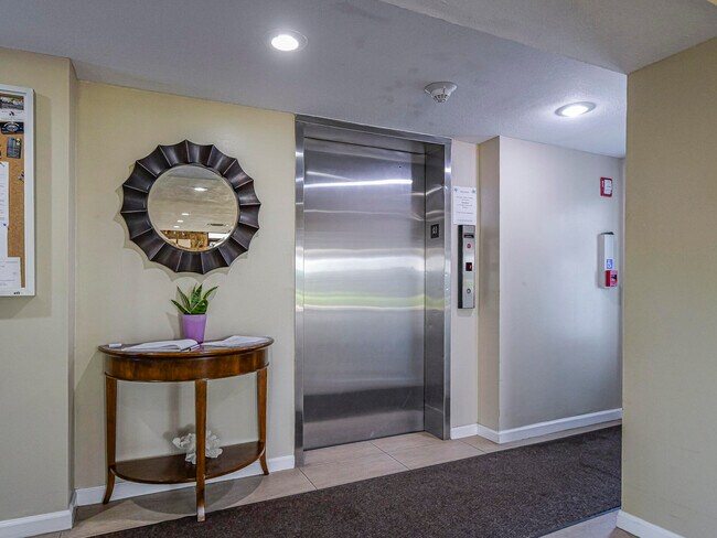 4141 Ocean Dr Unit 403