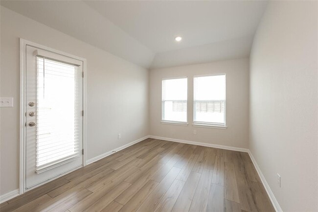 Photo - 1014 Round Bale Rd