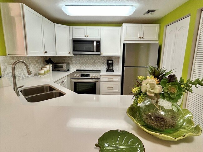 Photo - 5080 Fairways Cir Unit 307