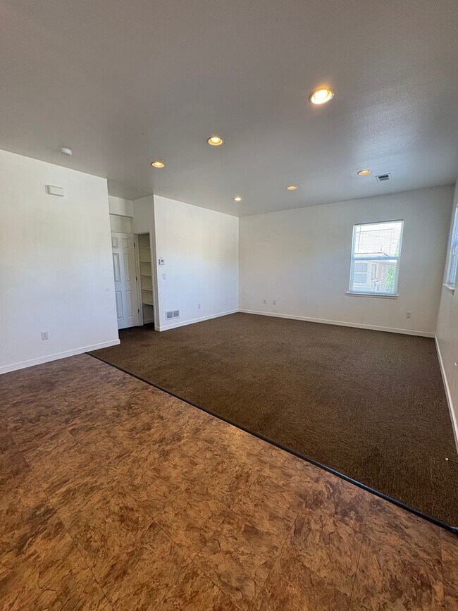 1852 11th Ave Unit 2