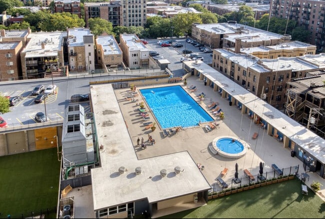 Olympic size swimming pool - 655 W Irving Park Rd Unit Park Place, Tower