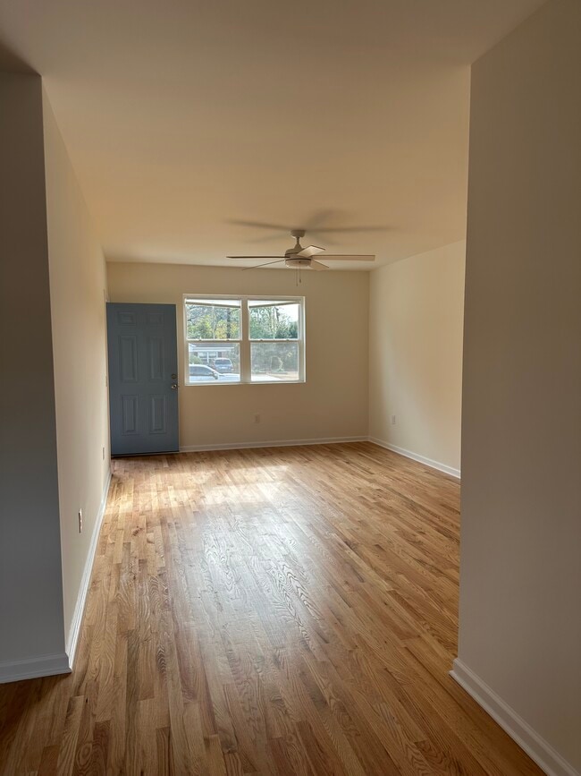 Photo - 664 Windermere Blvd