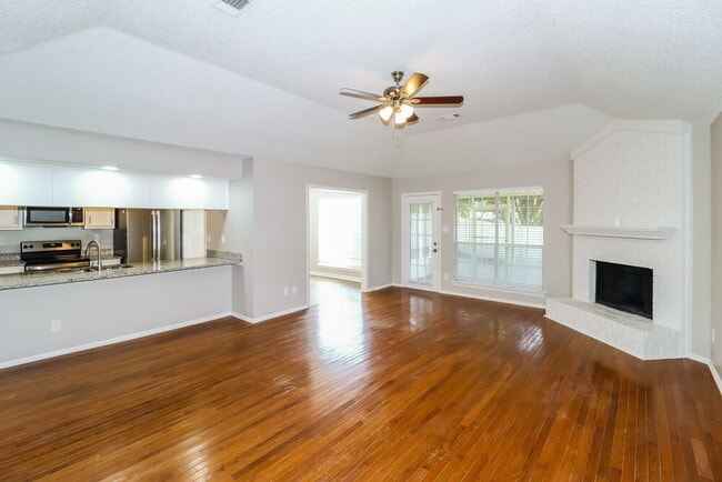 Photo - 6899 Gallop Dr