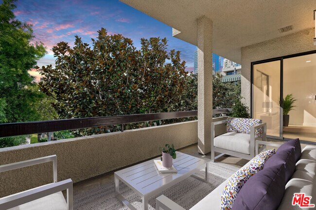 Photo - 2399 Century Hill