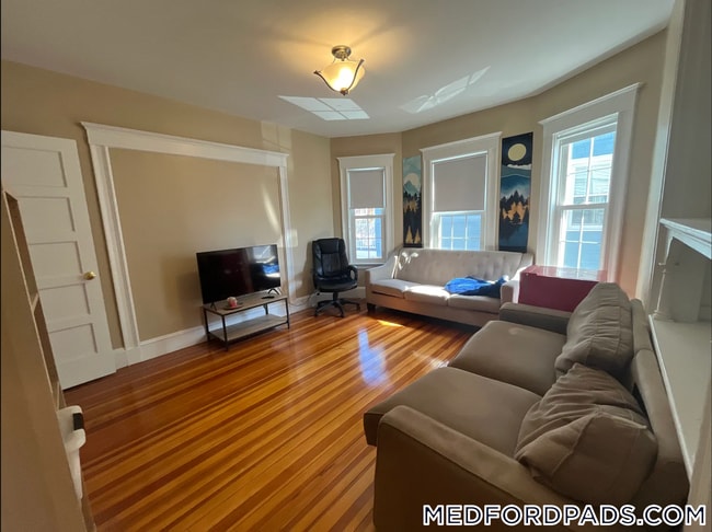 Photo - 46 Stanley Ave Unidad 2