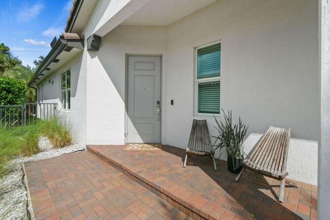 Photo - 3558 Haldin Pl