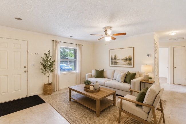 Photo - 1227 Merritt St