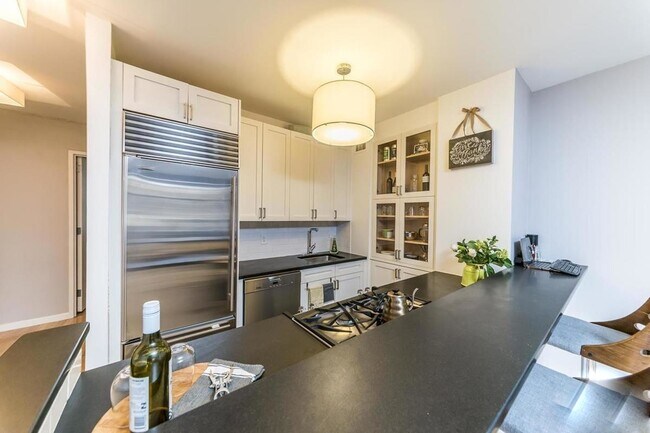 Photo - 327 E 47th St Unit 8C