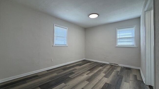 Photo - 1212 E 39th Pl