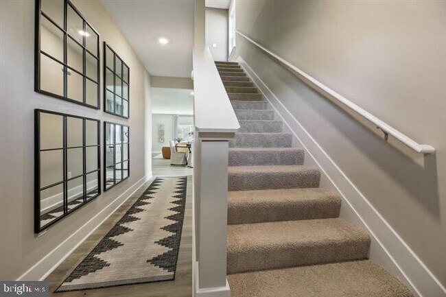 Photo - 112 Charing Cross Dr