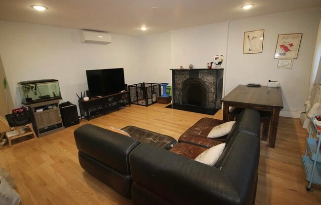 Photo - 422 Hudson St Unit 1