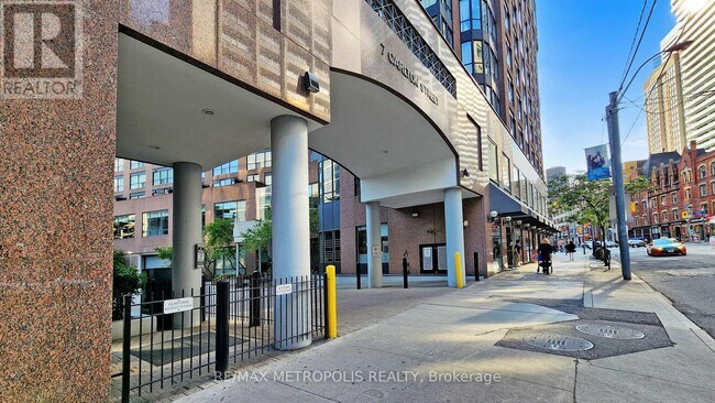 Photo - 7 Carlton St. Unit 1015