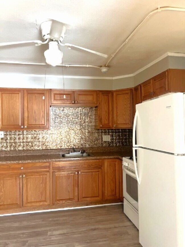 Photo - 13 Bissell St Unit C