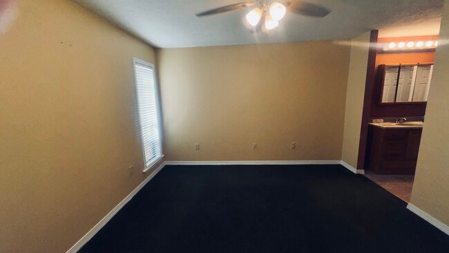 Photo - 405 Harvest Dr