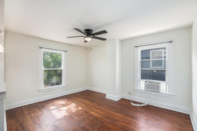 Photo - 3916 Warwick Blvd