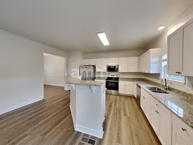 Photo - 3059 Romain Trail