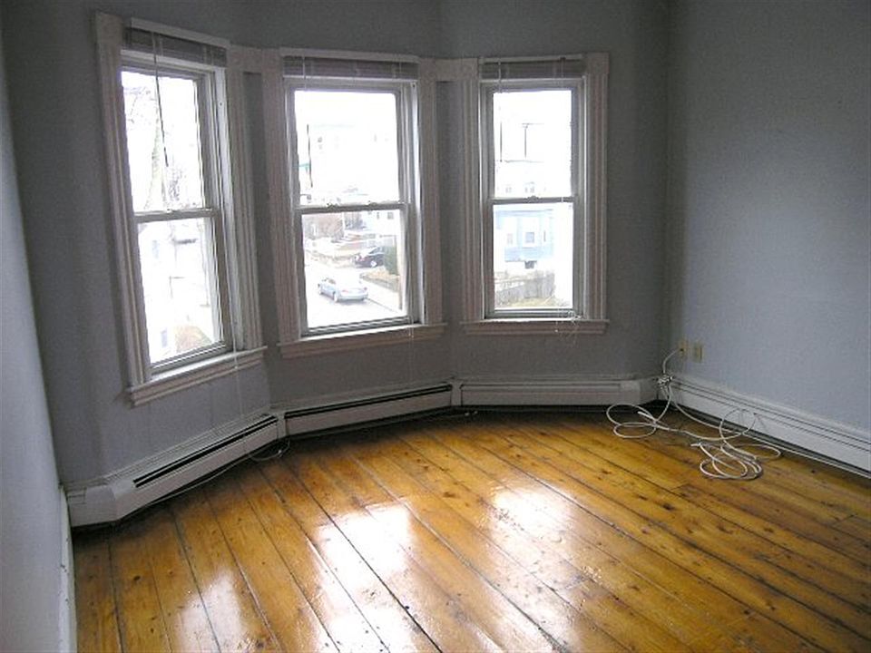 *Pictures are representative samples of the advertised unit. In some cases, the actual units you tou - 68 Waterhouse St Unit 2