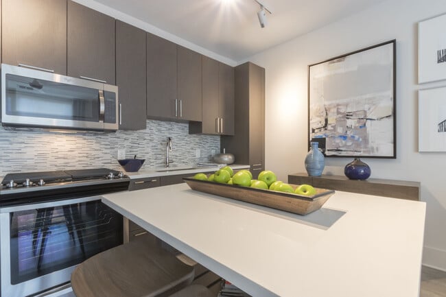 Linea Midtown apartments — community photo
