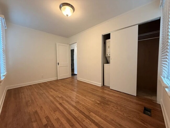 Photo - 429 Deering Rd NW