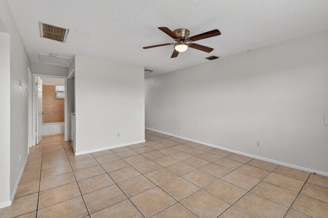 Photo - 1618 W 26th Ct Unit D