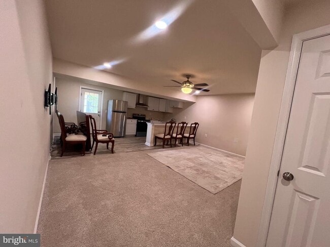 Photo - 407 Apricot St