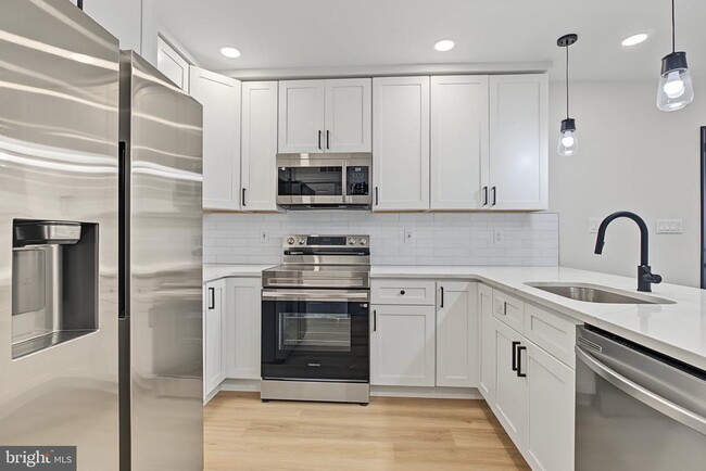 1242 N 15th St Unit 1