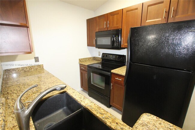 Photo - 2881 N Oakland Forest Dr Unit 306